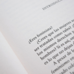 text — Foto por Malvestida na Unsplash