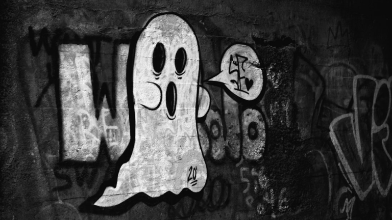 BAIXE GRÁTIS: O App Que Revela Fantasmas Ao Seu Redor!