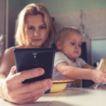 woman in white shirt holding black ipad — Foto por Vitolda Klein na Unsplash