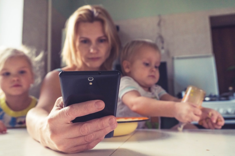 Controle parental para monitorar conversas