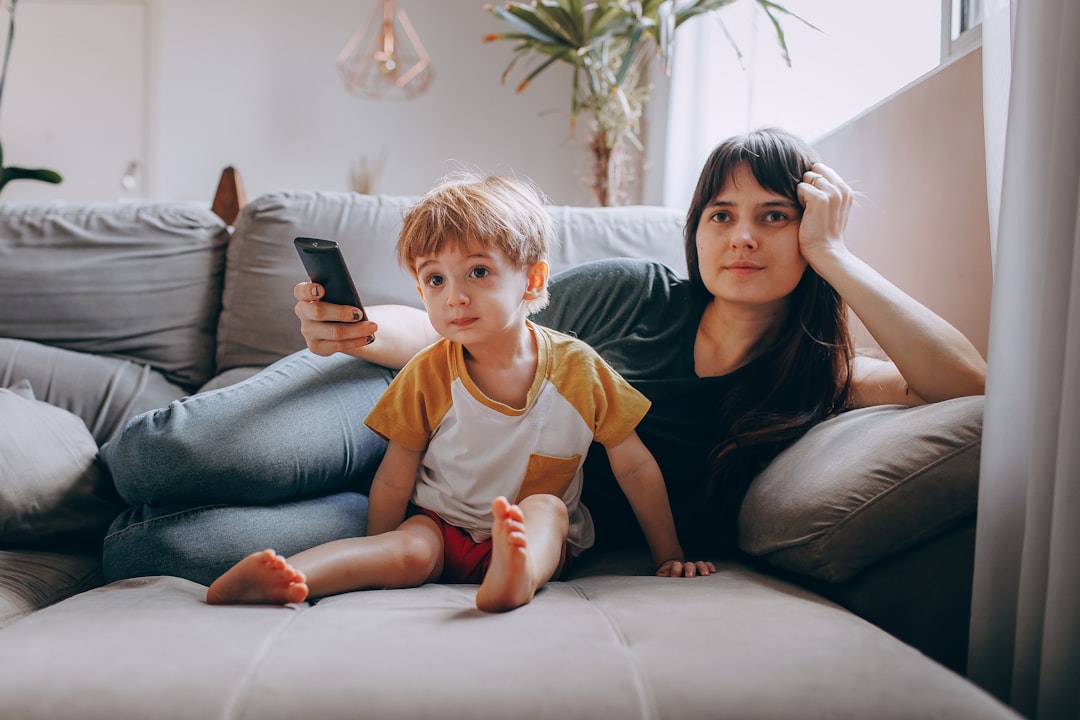 Controle Parental: Monitore Conversas de graça!